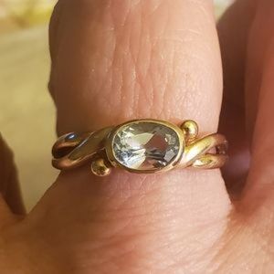 Yellow gold topaz ring